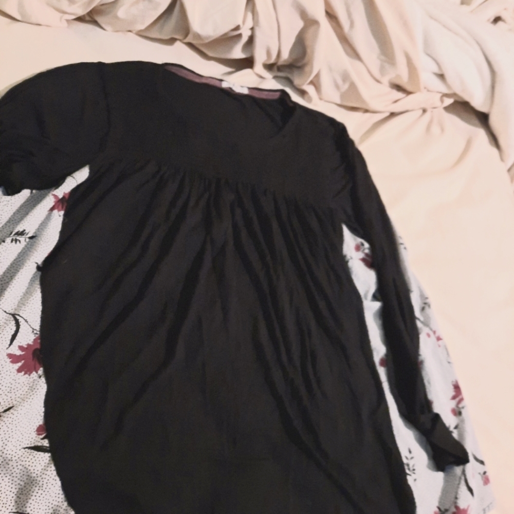Maurices plus size 3 mixed media black & floral smocked top